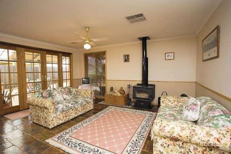 Property photo of 16 Erin Street Hillside VIC 3037