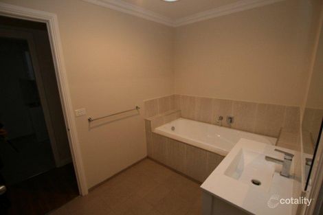 Property photo of 2/2 Agar Place Sunbury VIC 3429
