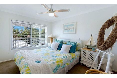 Property photo of 12 Donald Avenue Paradise Point QLD 4216