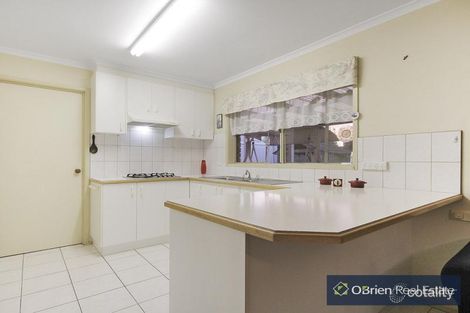 Property photo of 4 Rowen Court Cranbourne North VIC 3977