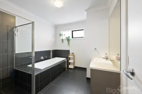 Property photo of 103 Oshannassy Parade Lucas VIC 3350