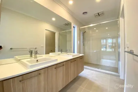 Property photo of 109 Yaralla Circuit Clyde VIC 3978