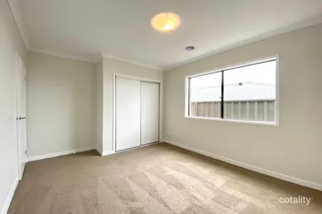 Property photo of 109 Yaralla Circuit Clyde VIC 3978