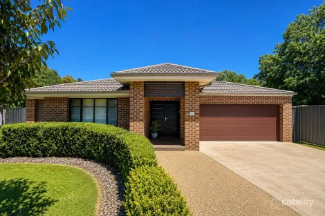 Property photo of 2 Paiano Lane Bright VIC 3741