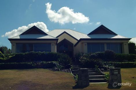 8 Lochside Dr, North Lakes, QLD 4509