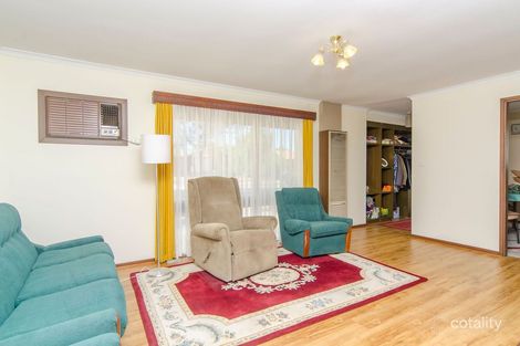 Property photo of 2 Imelda Court Christie Downs SA 5164