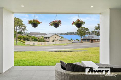 Property photo of 73 Sealand Road Fishing Point NSW 2283