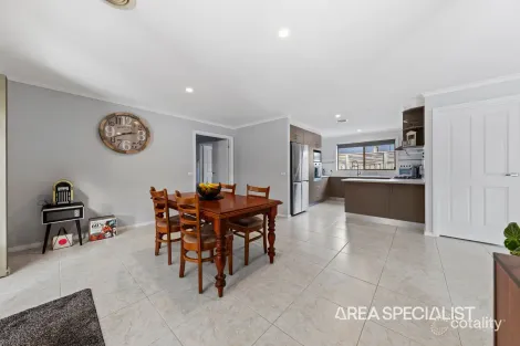Property photo of 11 Redfern Way Pakenham VIC 3810