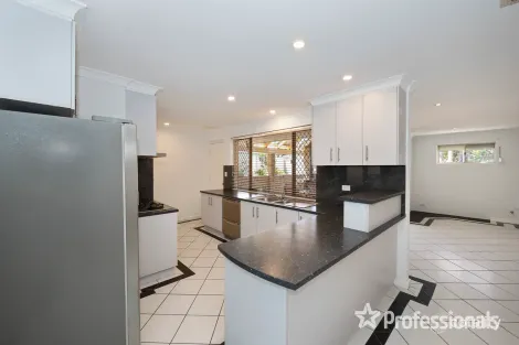 14 Trafalgar Gdns, Marangaroo, WA 6064