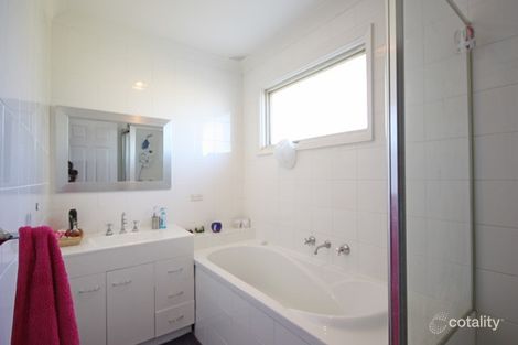 Property photo of 28 Anembo Street Bradbury NSW 2560