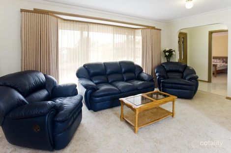 Property photo of 11 Avebury Drive Berwick VIC 3806