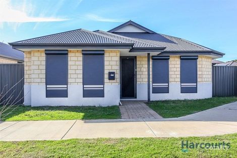 Property photo of 13 Saligna Way Dayton WA 6055