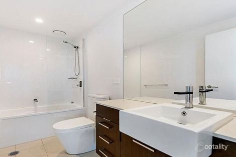 Property photo of 1908/25-31 East Quay Drive Biggera Waters QLD 4216