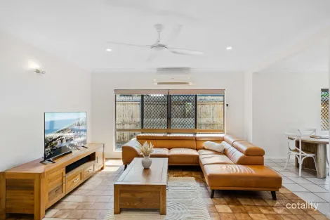 Property photo of 3 Amarina Close Caravonica QLD 4878