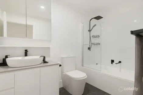Property photo of 4 Howea Way Robina QLD 4226