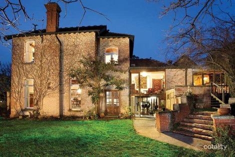 Property photo of 2 Wahroonga Court Glen Iris VIC 3146