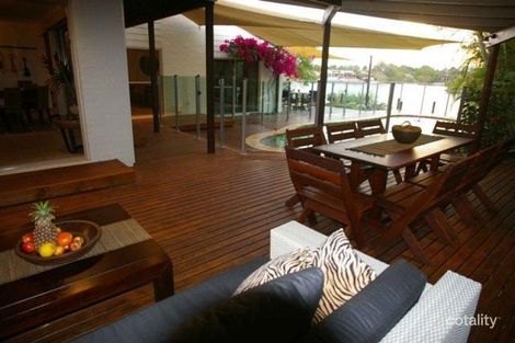 90 Wild Duck Dr, Mermaid Waters, QLD 4218