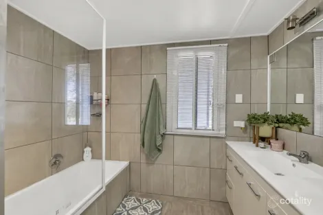 Property photo of 8 Dorothy Street Silkstone QLD 4304