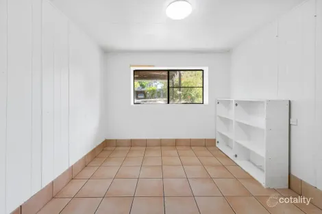 Property photo of 2 Kingfisher Street Slade Point QLD 4740