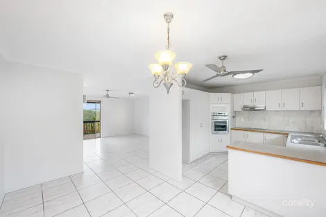 Property photo of 14 Cypress Close Kin Kora QLD 4680