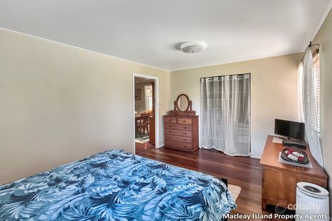 Property photo of 14 Noon-Muckle Street Macleay Island QLD 4184