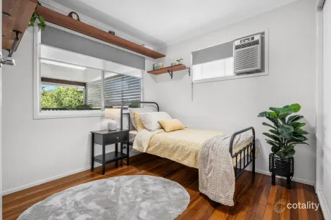 Property photo of 46 Leadale Street Wynnum West QLD 4178