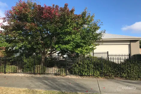 11 St Andrews Dr, Deer Park, VIC 3023