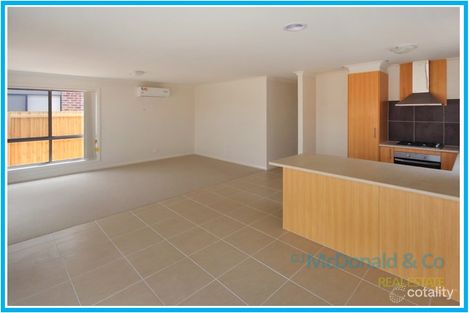 Property photo of 32 Jacana Way Armstrong Creek VIC 3217