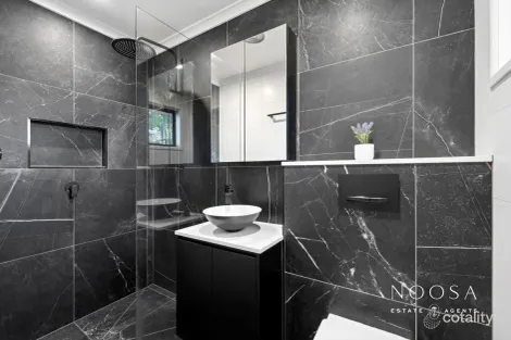 Property photo of 11 Lake View Drive Tewantin QLD 4565