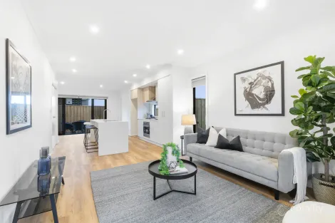 Property photo of 18 Adenmore Circuit Deanside VIC 3336