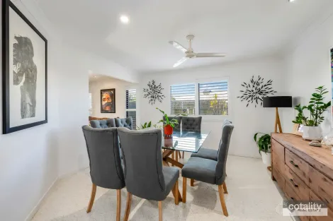 Property photo of 13 Neville Drive Branyan QLD 4670