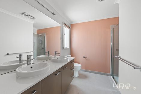 Property photo of 11 Jasper Way Cobblebank VIC 3338