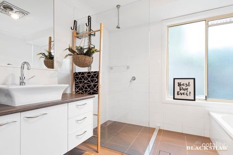 Property photo of 39 Karoola Crescent Surfside NSW 2536
