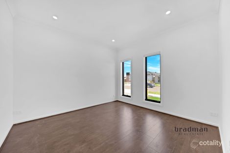 Property photo of 2 Mimosa Drive Beveridge VIC 3753