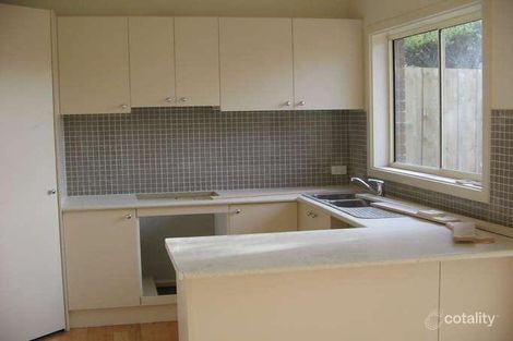 Property photo of 2/11 Cooinda Court Mount Waverley VIC 3149