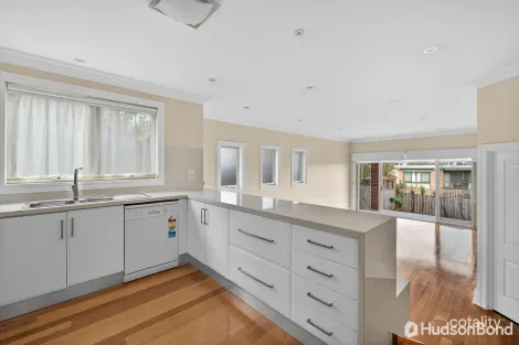 3/6 Nirvana Cres, Bulleen, VIC 3105