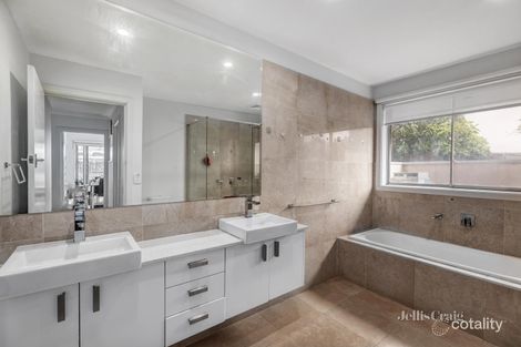 Property photo of 2/2 Feathertop Avenue Templestowe Lower VIC 3107