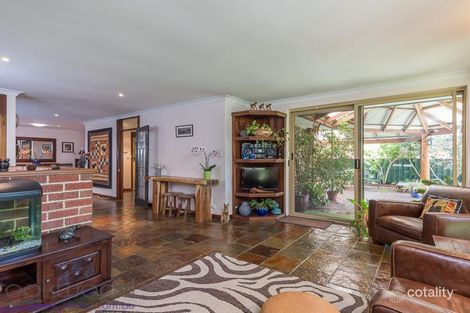 Property photo of 15 Scarp View Swan View WA 6056
