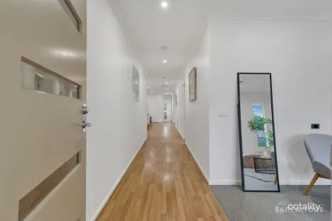 Property photo of 6 Birdswood Crescent Craigieburn VIC 3064