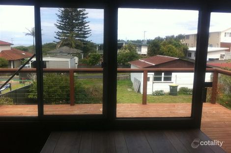 Property photo of 10 Dodds Street Redhead NSW 2290