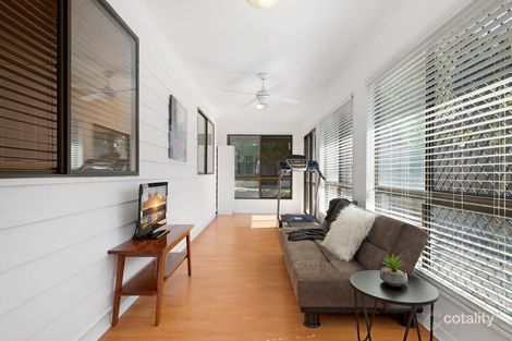 Property photo of 16 Lerose Avenue Kallangur QLD 4503
