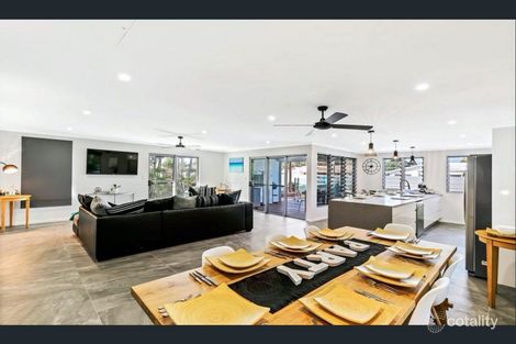 Property photo of 1 Otama Court Warana QLD 4575