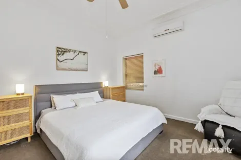 Property photo of 50 Blamey Street Turvey Park NSW 2650