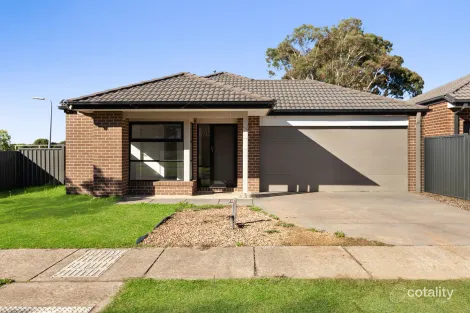 Property photo of 16 Kirribilli Crescent Wallan VIC 3756
