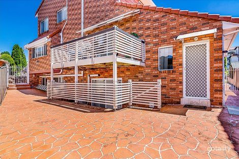 1 Parr Cl, Bossley Park, NSW 2176
