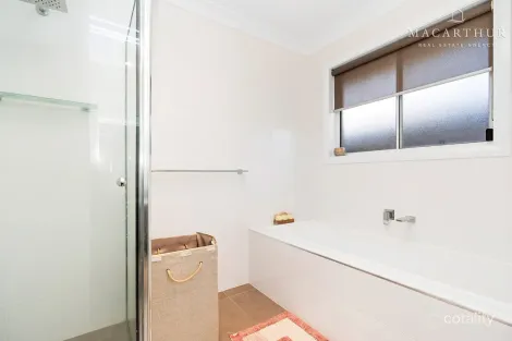 Property photo of 25 Gibson Street Boorooma NSW 2650