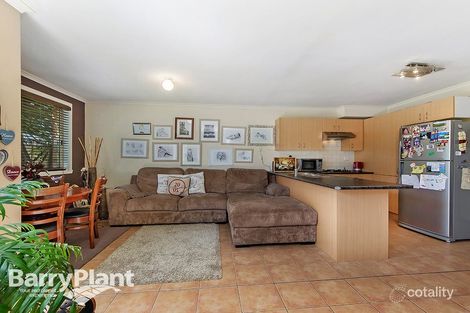 Property photo of 11/2 Silvertree Avenue Delahey VIC 3037