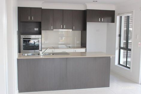 Property photo of 20 Makybe Diva Drive Ooralea QLD 4740