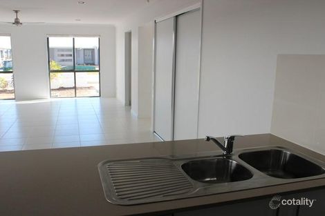 Property photo of 20 Makybe Diva Drive Ooralea QLD 4740