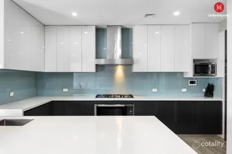 Property photo of 18 Hume Drive West Hoxton NSW 2171